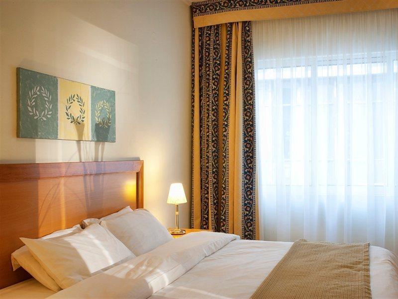 Hotel Achilleas Athena Bagian luar foto